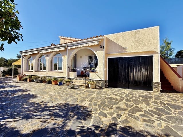 3 slaapkamer Villa te koop in Roses met zwembad garage - € 425.000 (Ref: 10183856)