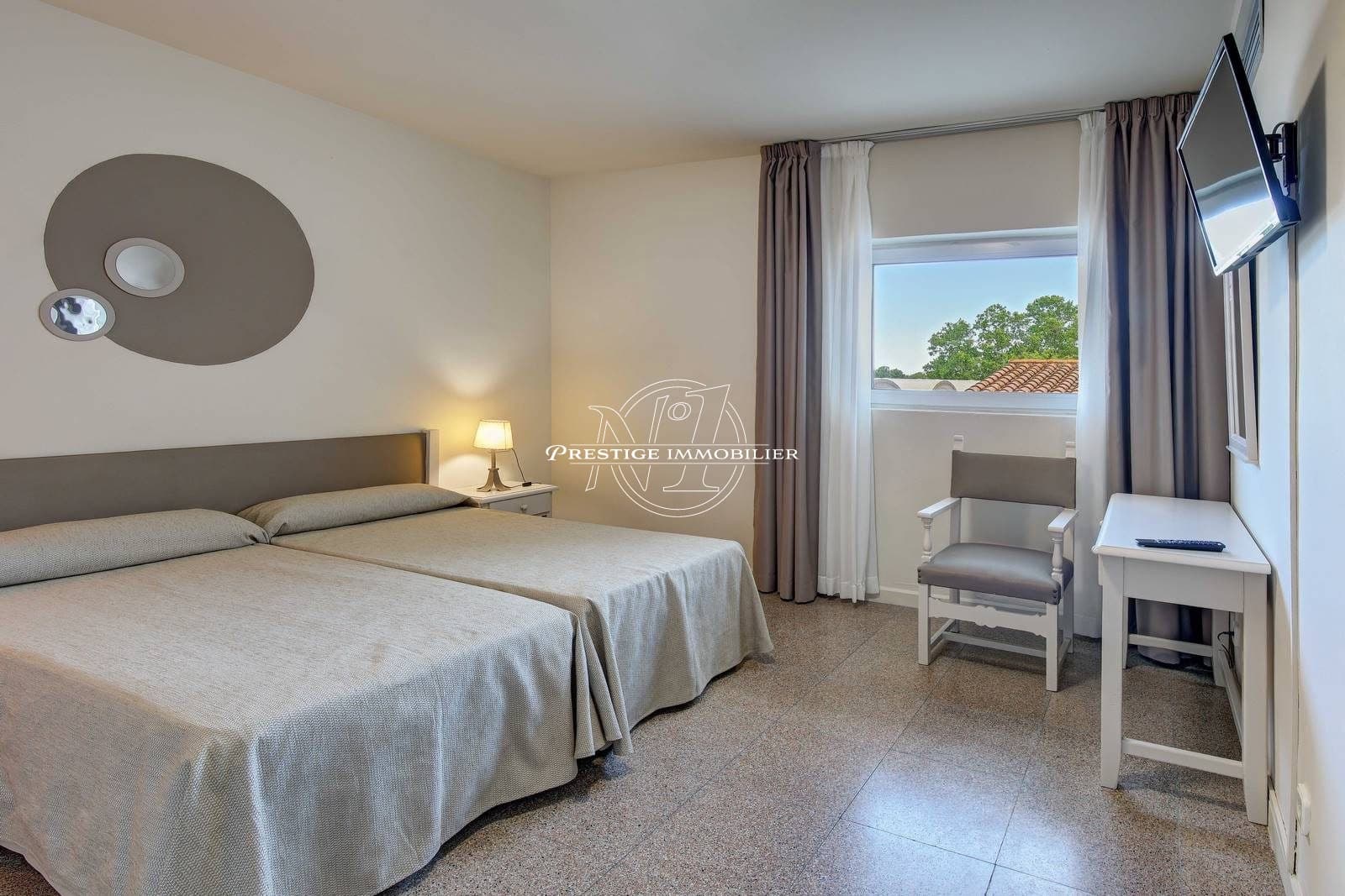 Erhverv til salg i Empuriabrava - € 5.000.000 (Ref: 9261848)