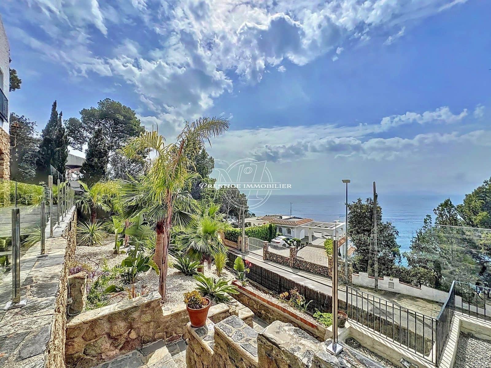 6 bedroom Villa for sale in Roses with pool - € 2,490,000 (Ref: 9263592)