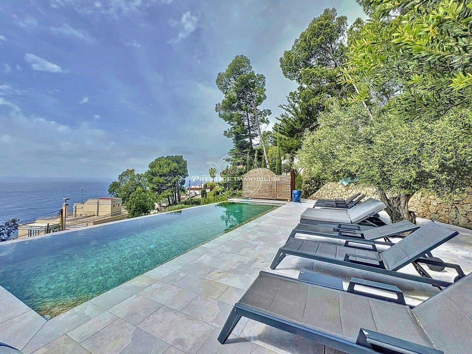 6 bedroom Villa for sale in Roses with pool - € 2,490,000 (Ref: 9263592)
