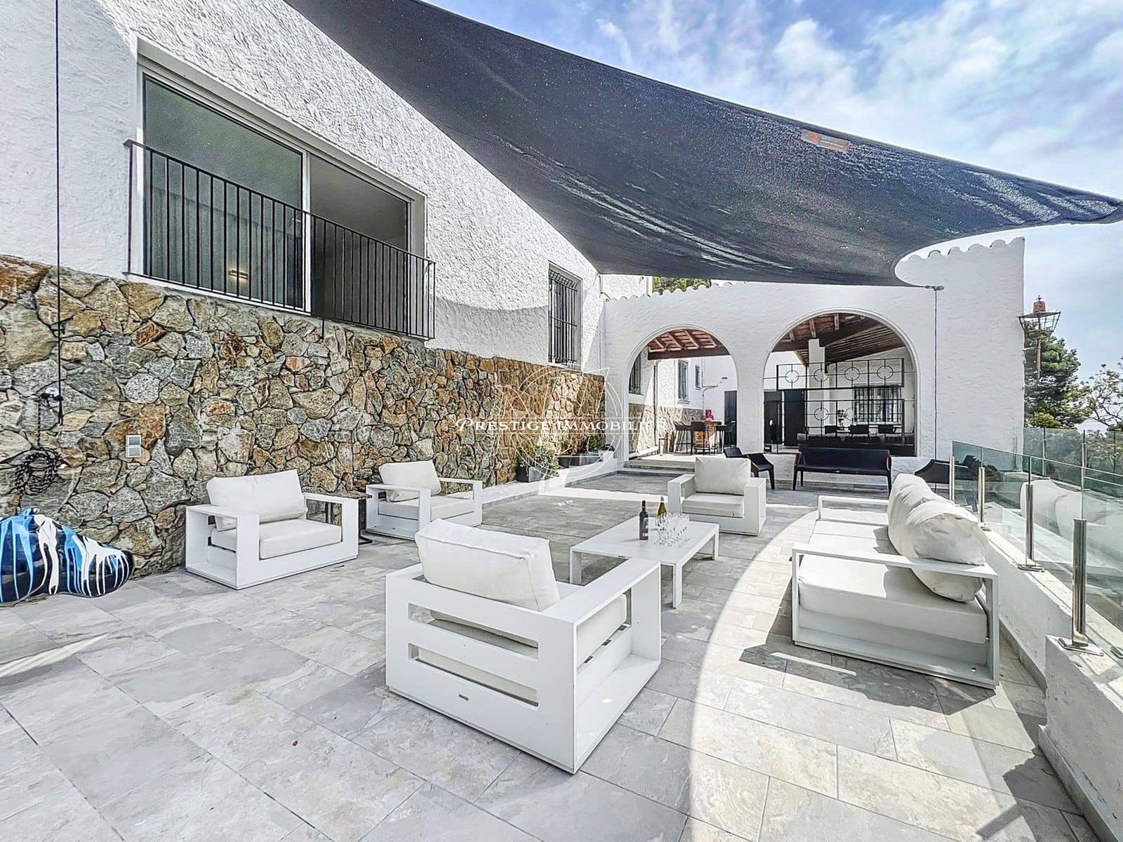 6 bedroom Villa for sale in Roses with pool - € 2,490,000 (Ref: 9263592)