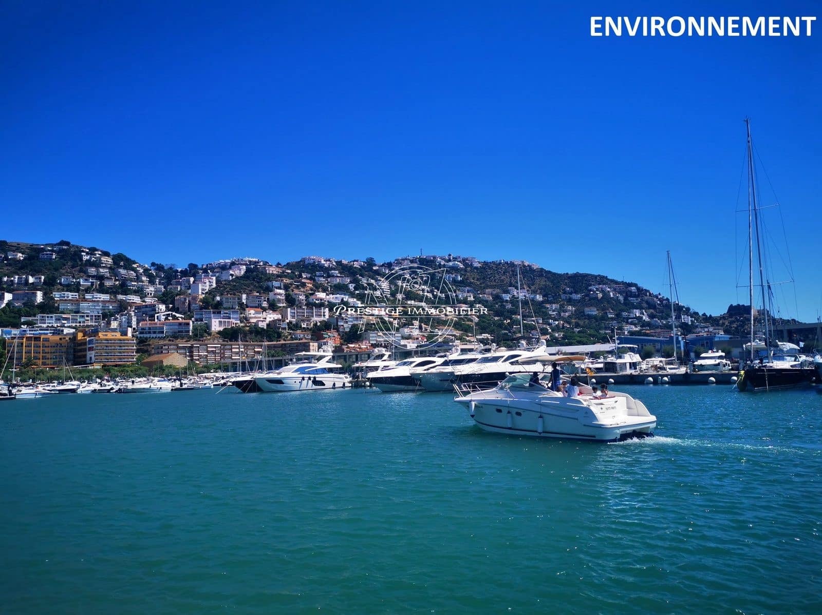 2 bedroom Apartment for sale in Roses - € 230,000 (Ref: 9263594)