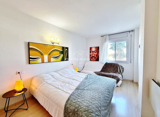 2 Zimmer Apartment zu verkaufen in Roses mit Pool - 215.000 € (Ref: 9263595)