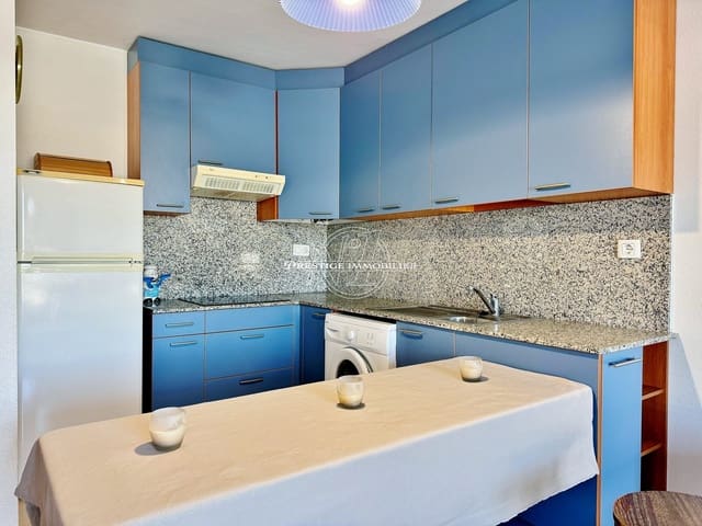 2 Zimmer Apartment zu verkaufen in Roses mit Pool - 215.000 € (Ref: 9263595)