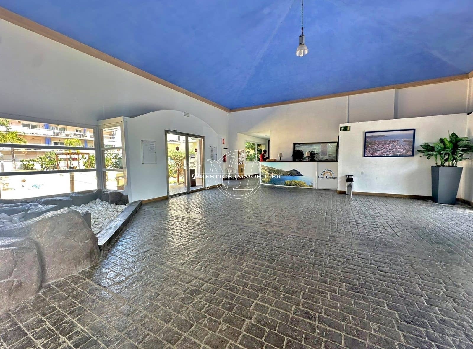 2 bedroom Apartment for sale in Roses with pool - € 215,000 (Ref: 9263595)