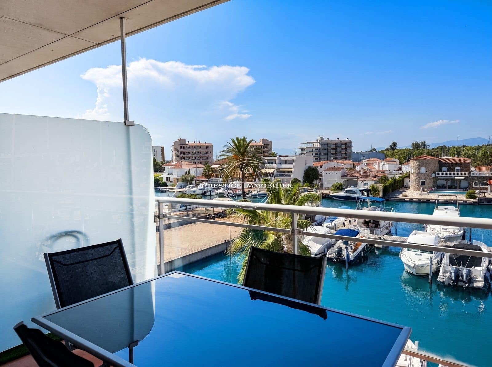 2 bedroom Apartment for sale in Roses with pool - € 229,000 (Ref: 9263595)