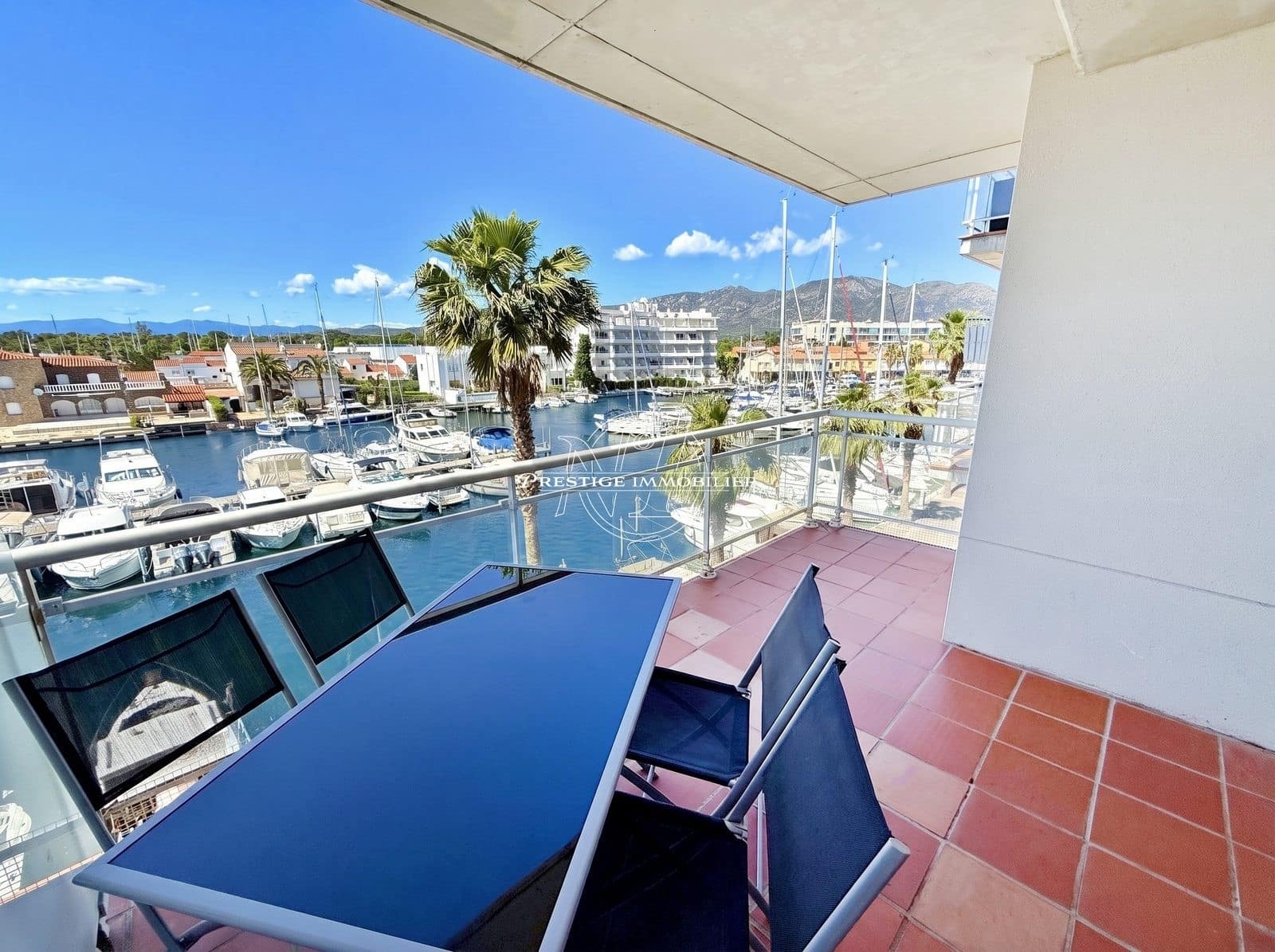 2 bedroom Apartment for sale in Roses with pool - € 229,000 (Ref: 9263595)