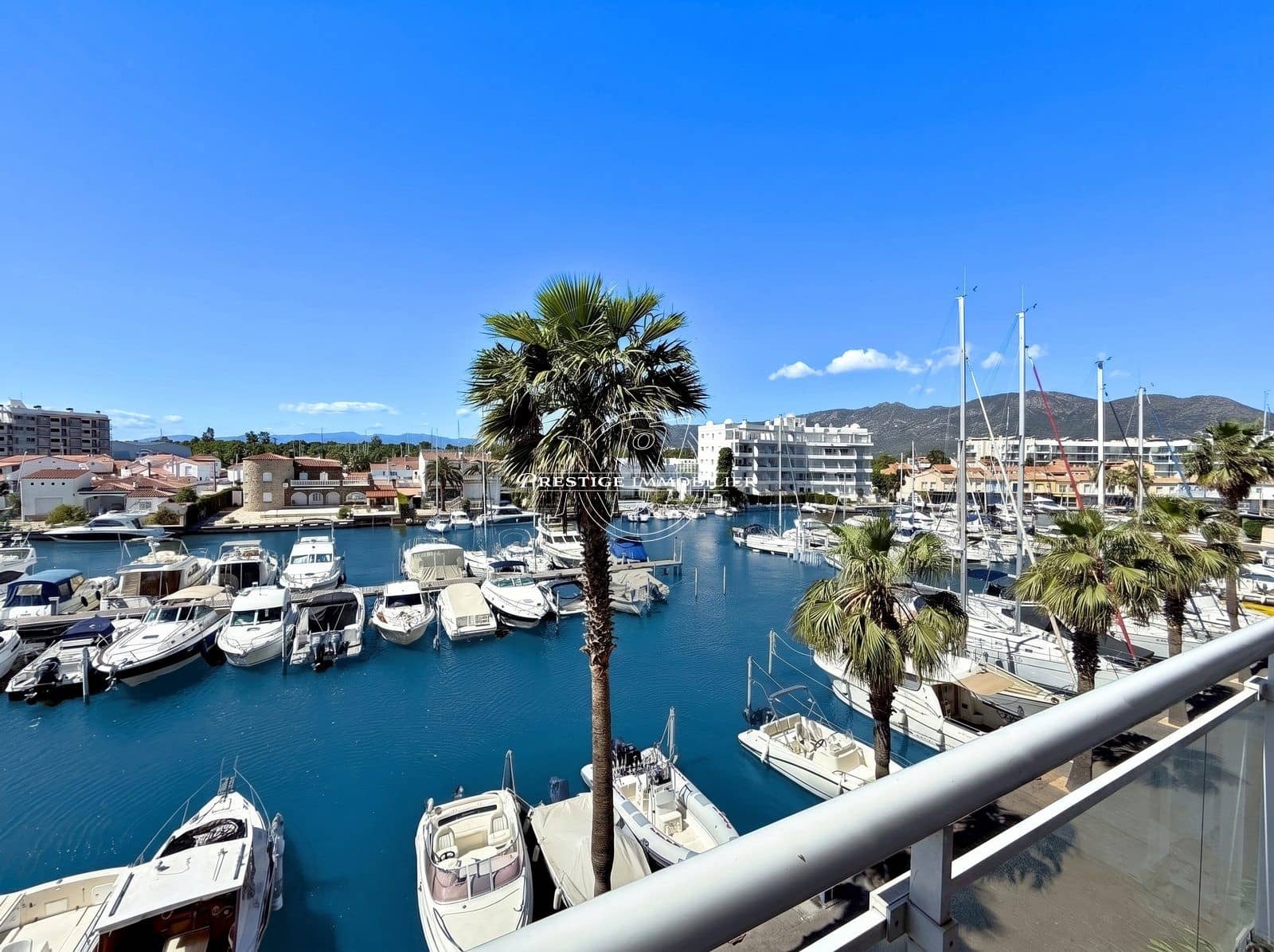 2 bedroom Apartment for sale in Roses with pool - € 229,000 (Ref: 9263595)