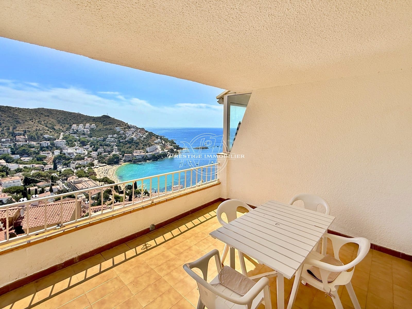 2 bedroom Apartment for sale in Roses - € 269,000 (Ref: 9263597)