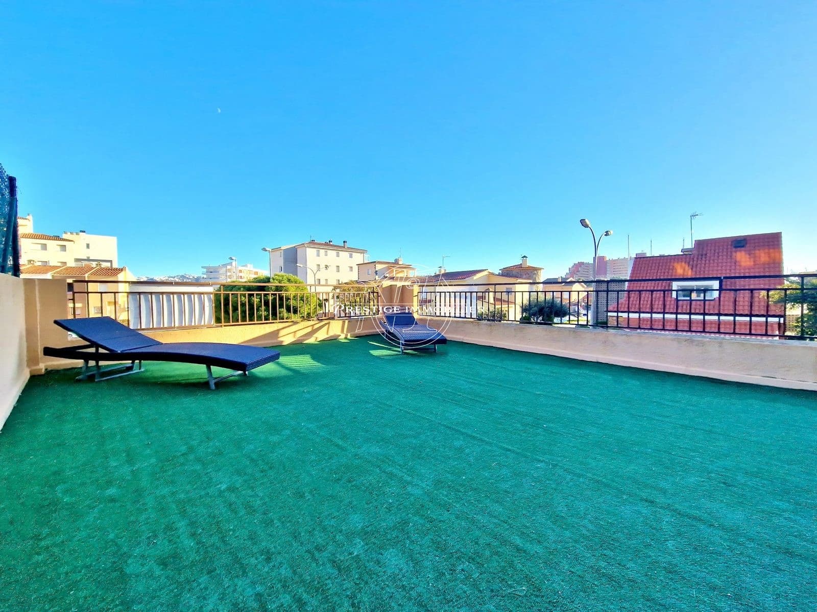 2 bedroom Apartment for sale in Roses - € 225,000 (Ref: 9263603)