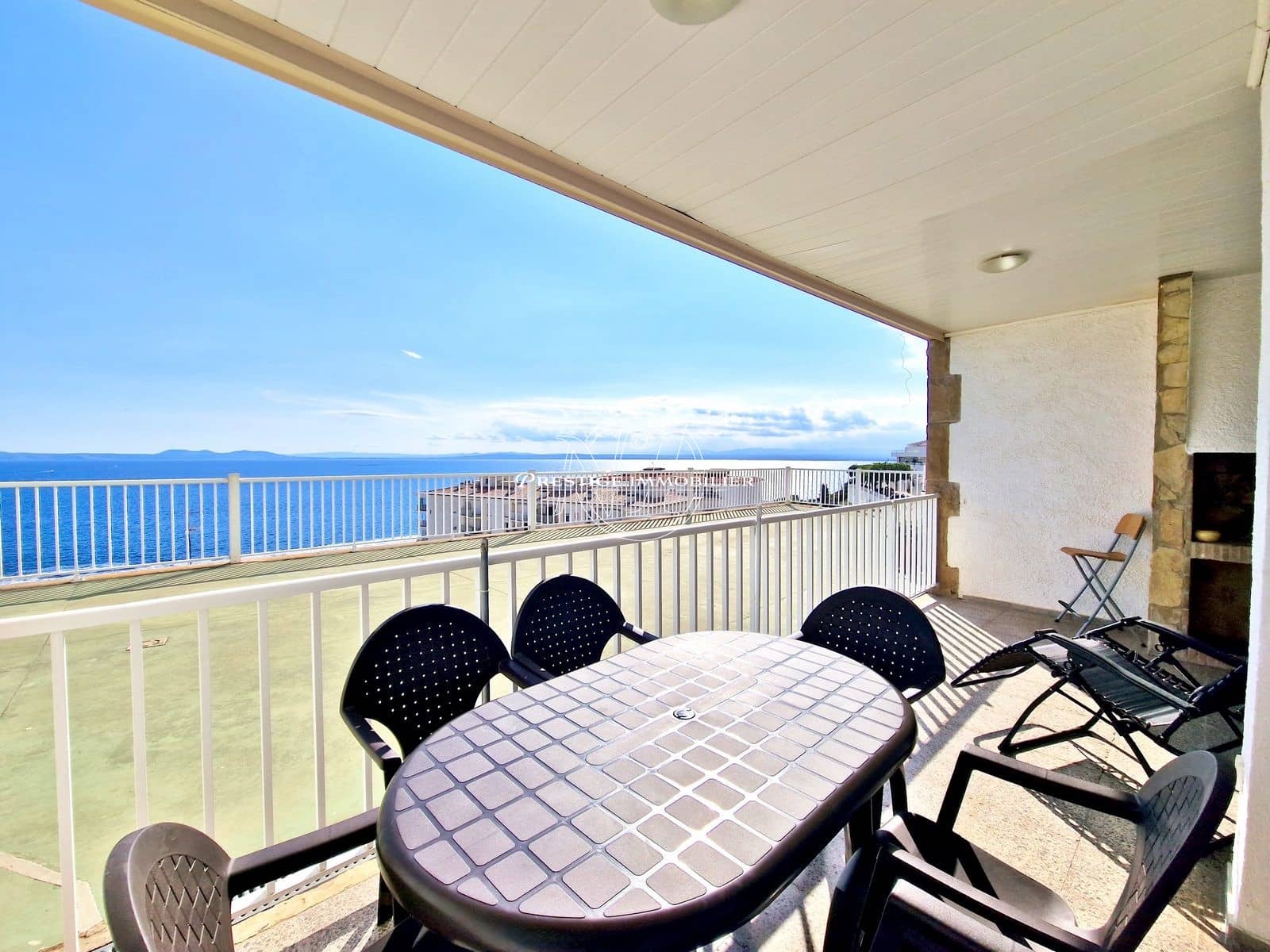 2 bedroom Apartment for sale in Roses - € 250,000 (Ref: 9263606)