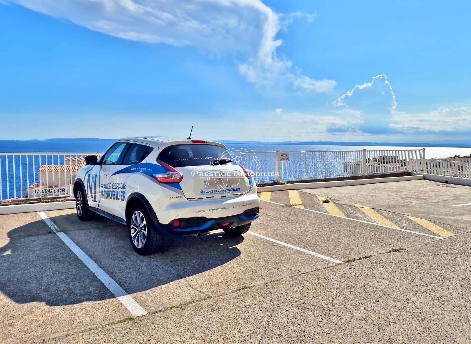 2 bedroom Apartment for sale in Roses - € 250,000 (Ref: 9263606)