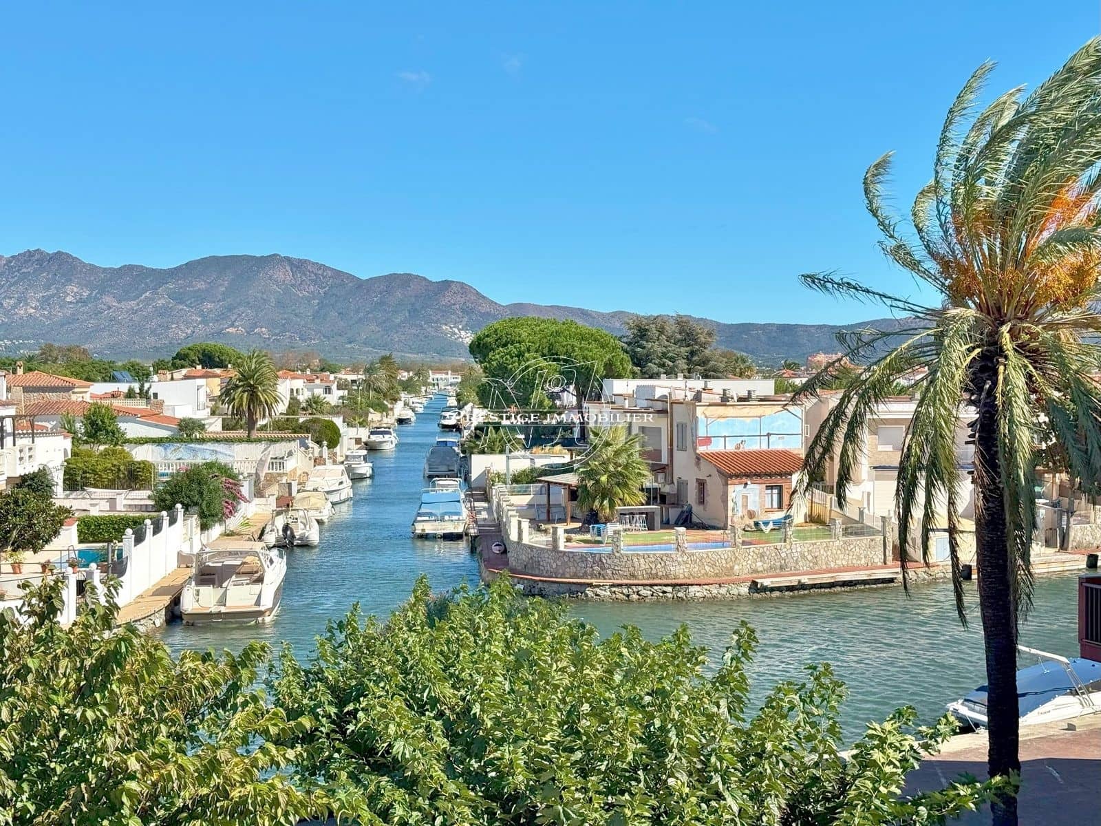 3 bedroom Apartment for sale in Empuriabrava - € 319,000 (Ref: 9263609)