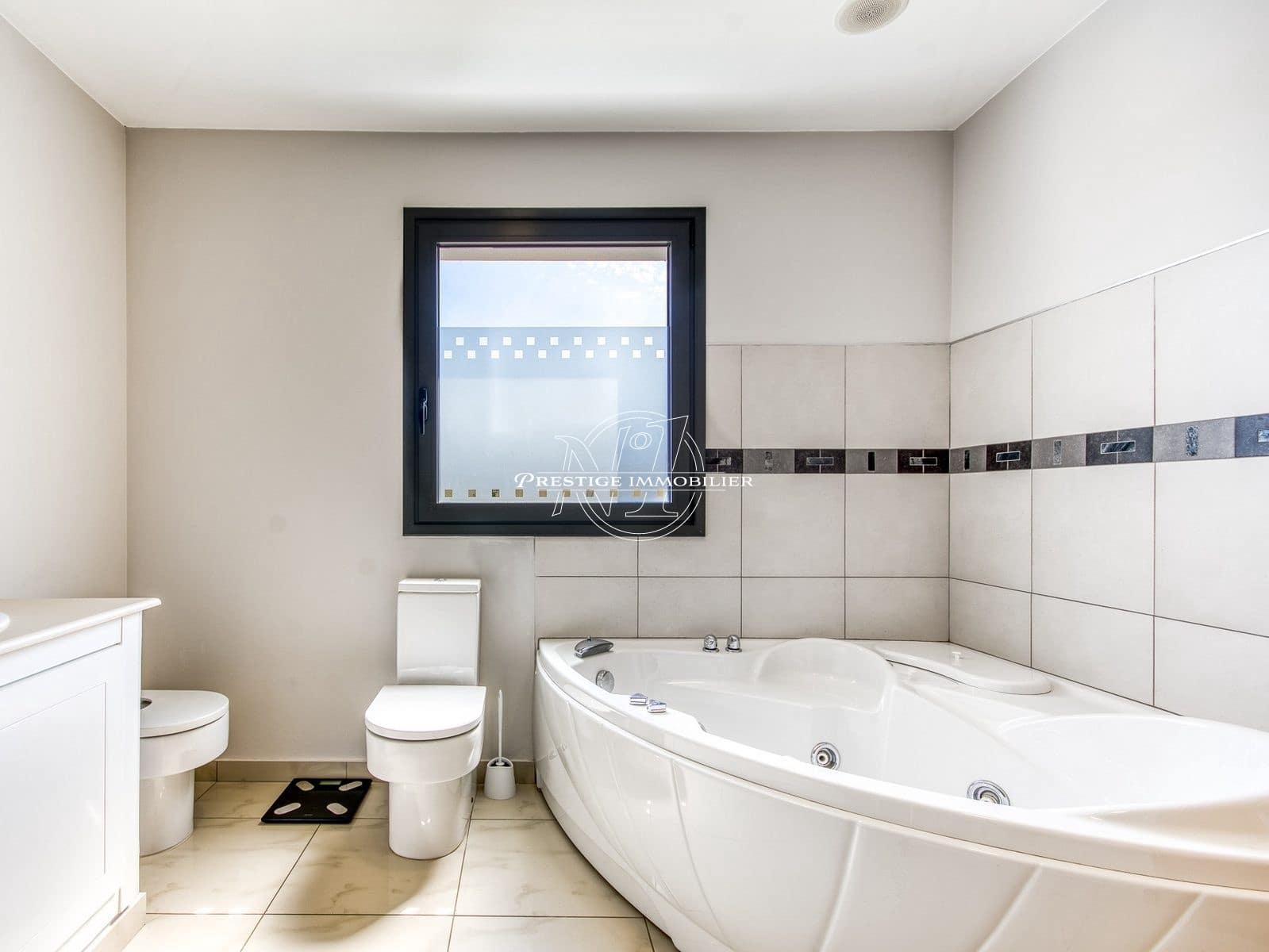 4 slaapkamer Villa te koop in Ordis - € 575.000 (Ref: 9263610)