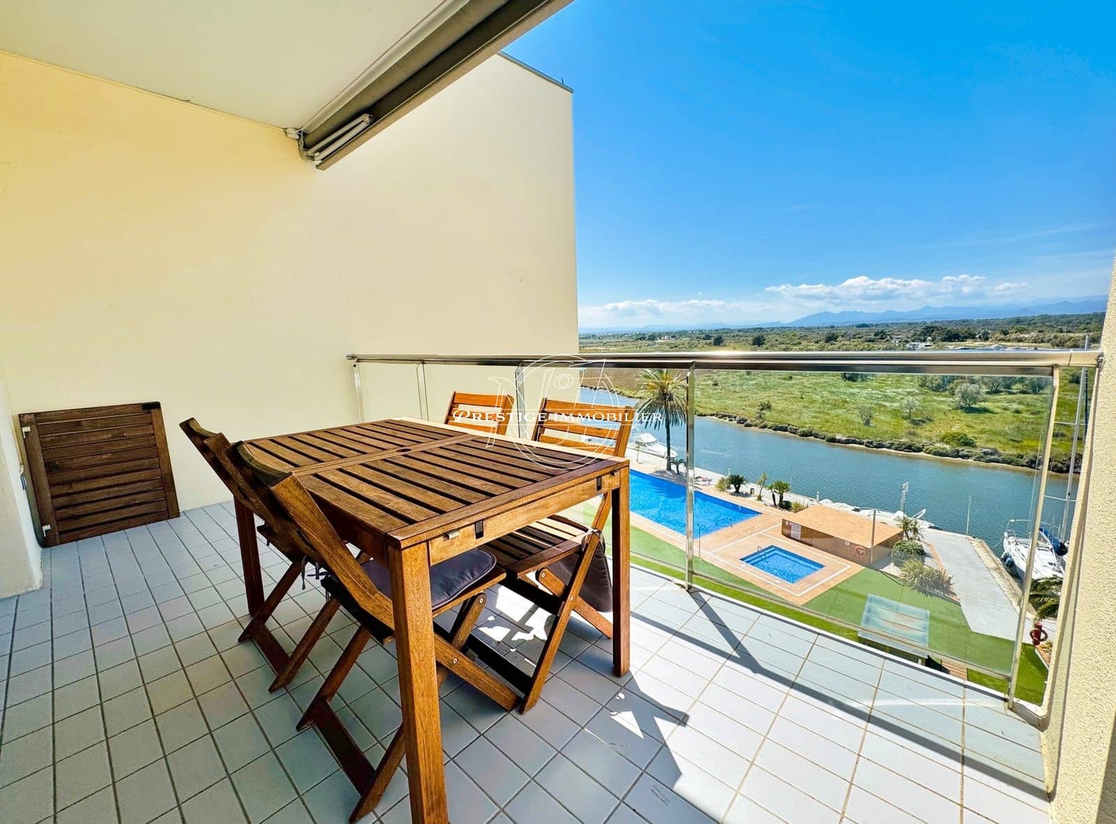 2 bedroom Apartment for sale in Roses with pool - € 279,000 (Ref: 9263614)