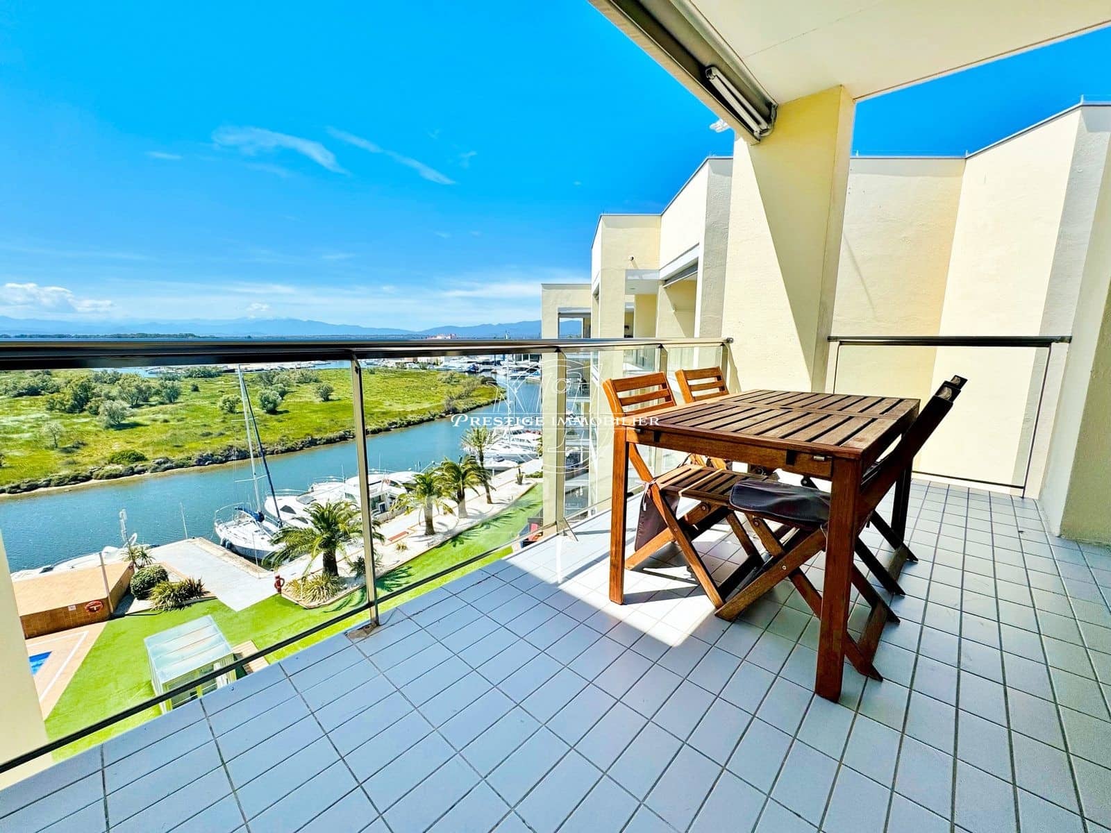 2 bedroom Apartment for sale in Roses with pool - € 279,000 (Ref: 9263614)