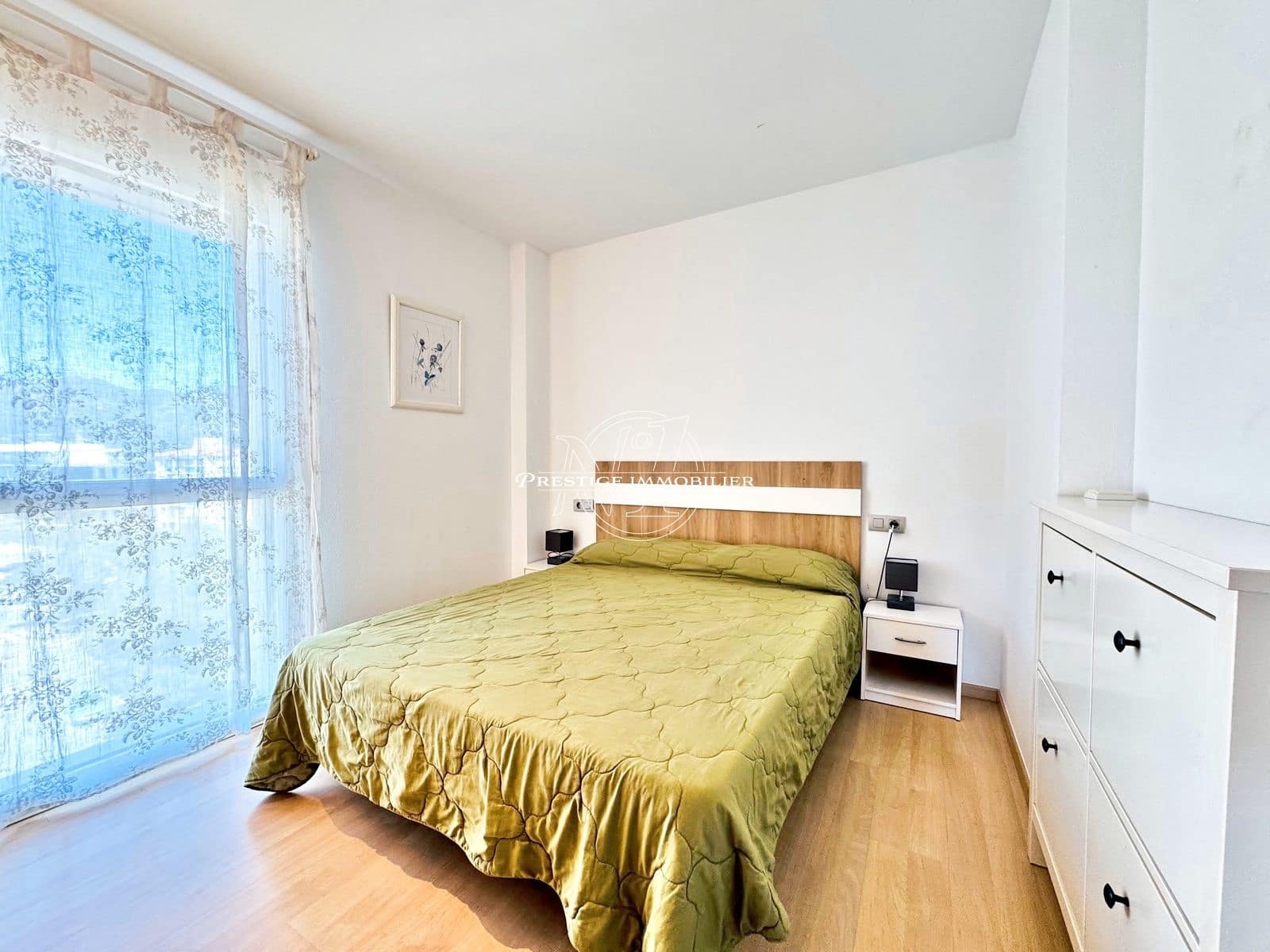 2 bedroom Apartment for sale in Roses with pool - € 279,000 (Ref: 9263614)