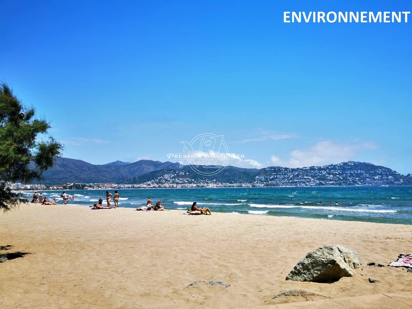 2 bedroom Apartment for sale in Roses with pool - € 279,000 (Ref: 9263614)