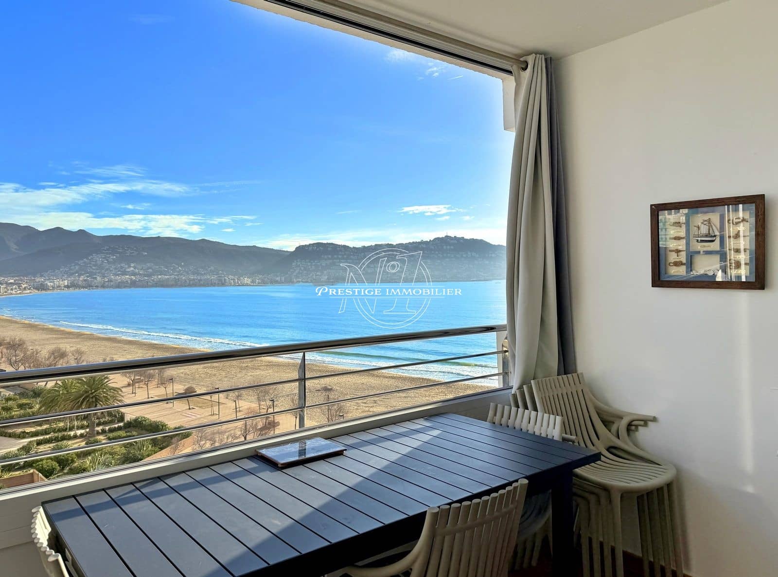 2 bedroom Apartment for sale in Roses - € 285,000 (Ref: 9263617)