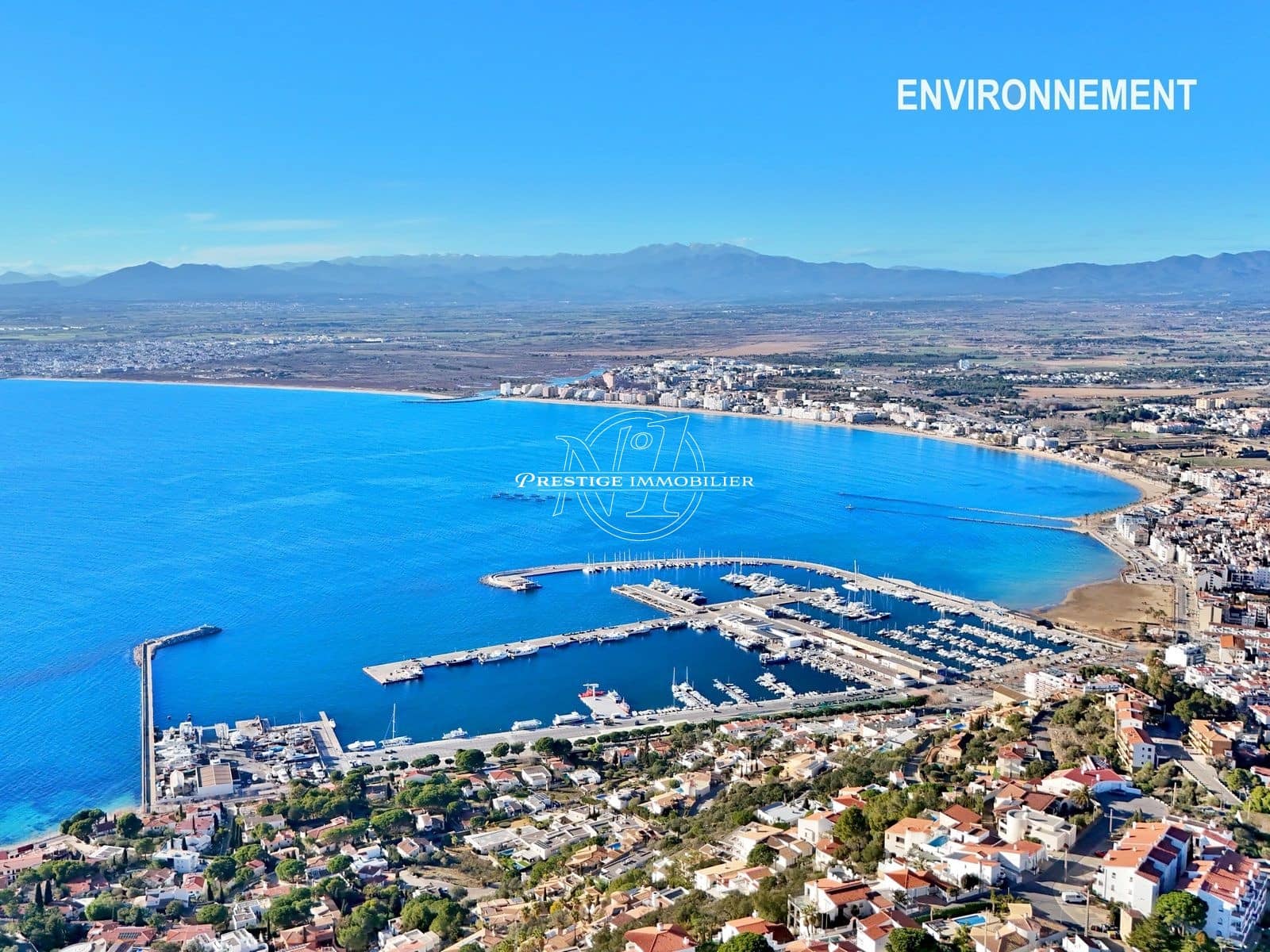 2 bedroom Apartment for sale in Roses - € 285,000 (Ref: 9263617)