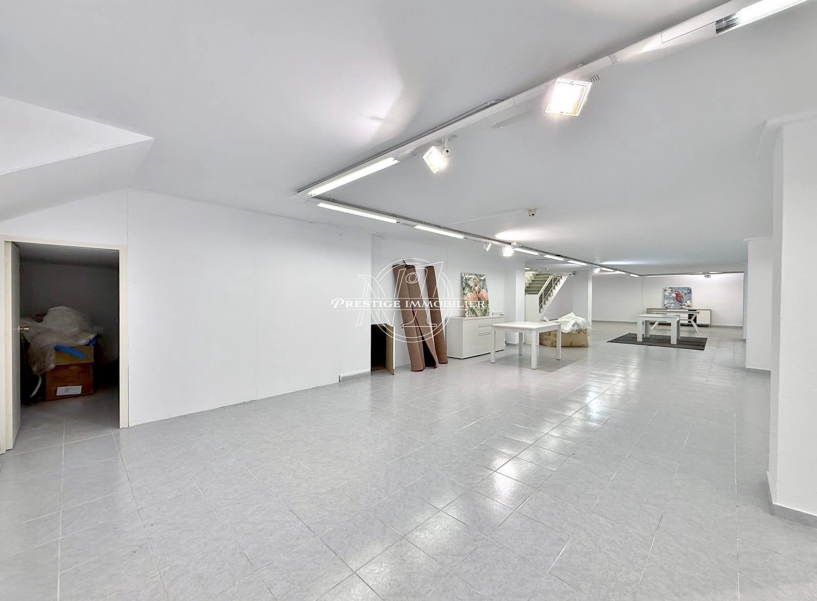 Kaupallinen myytävänä paikassa Roses - 485 000 € (Ref: 9263630)