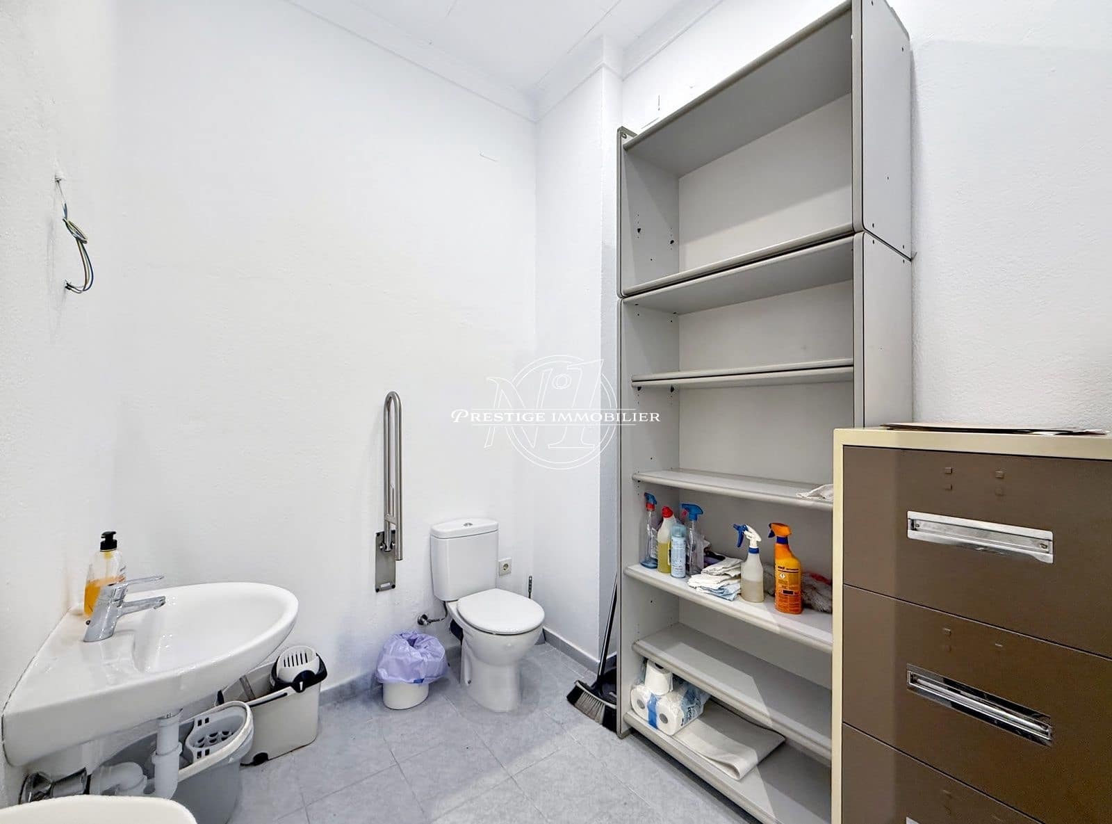 Kaupallinen myytävänä paikassa Roses - 485 000 € (Ref: 9263630)