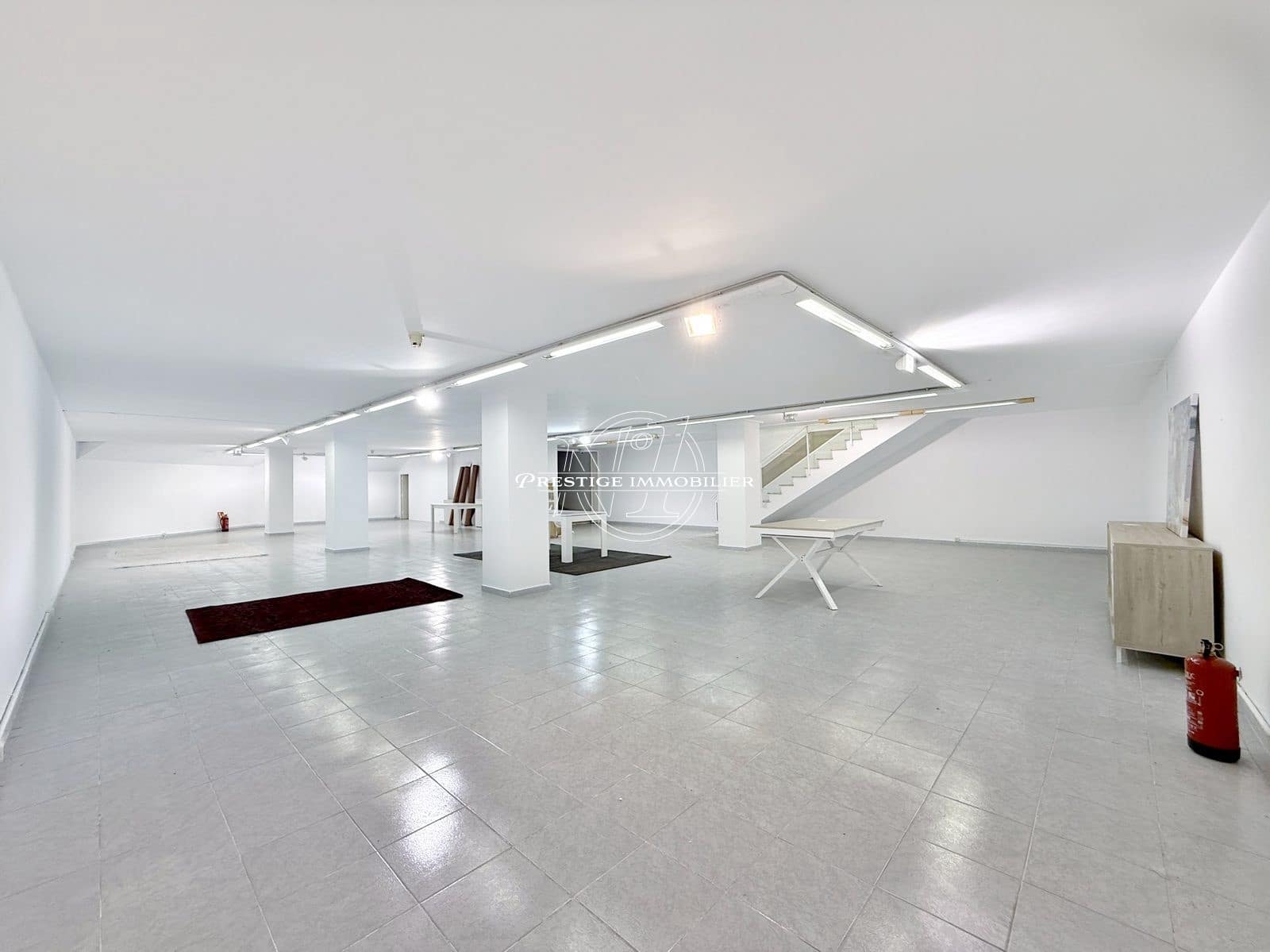 Kaupallinen myytävänä paikassa Roses - 485 000 € (Ref: 9263630)