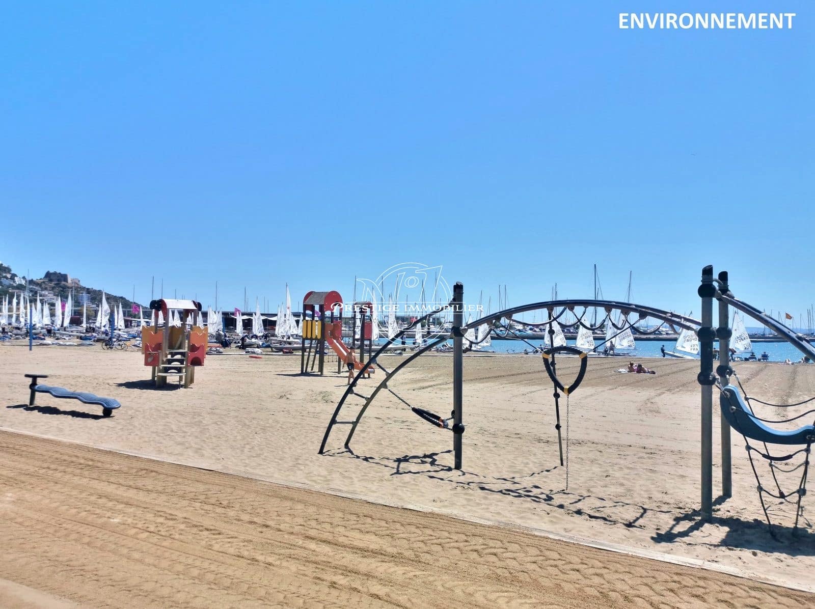 Kaupallinen myytävänä paikassa Roses - 485 000 € (Ref: 9263630)