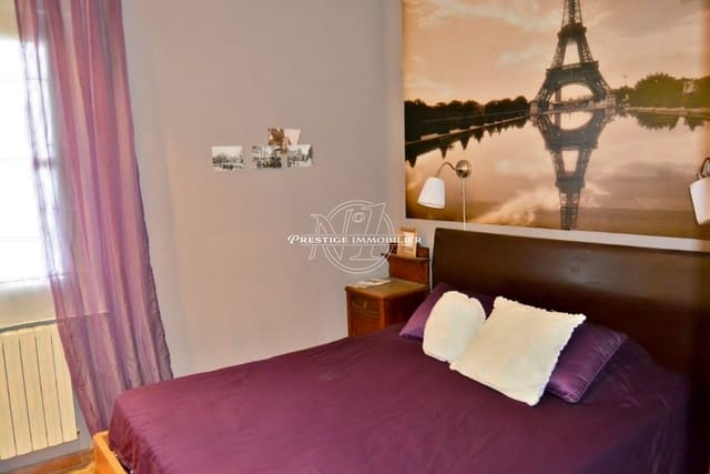 6 bedroom Villa for sale in Avinyonet de Puigventós - € 575,000 (Ref: 9263634)