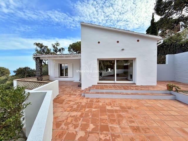 3 bedroom Villa for sale in El Port de la Selva with pool - € 575,000 (Ref: 9263635)
