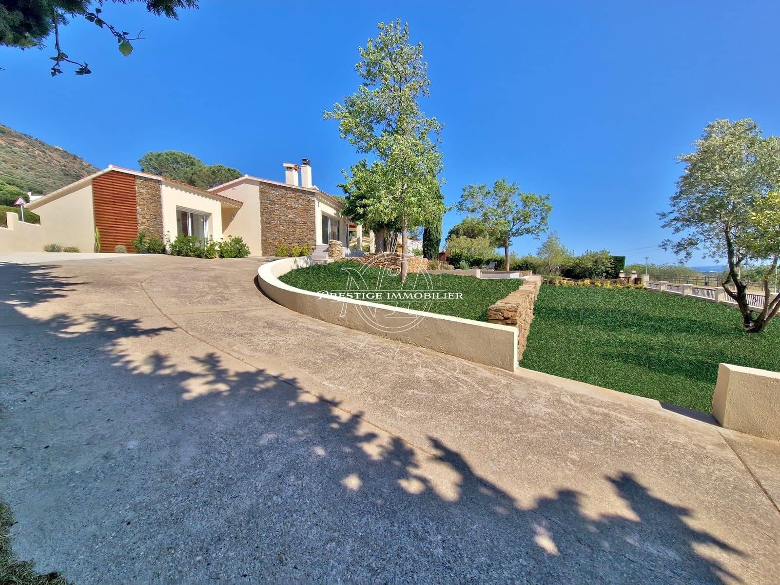 4 Zimmer Villa zu verkaufen in Pau mit Pool - 755.000 € (Ref: 9263636)