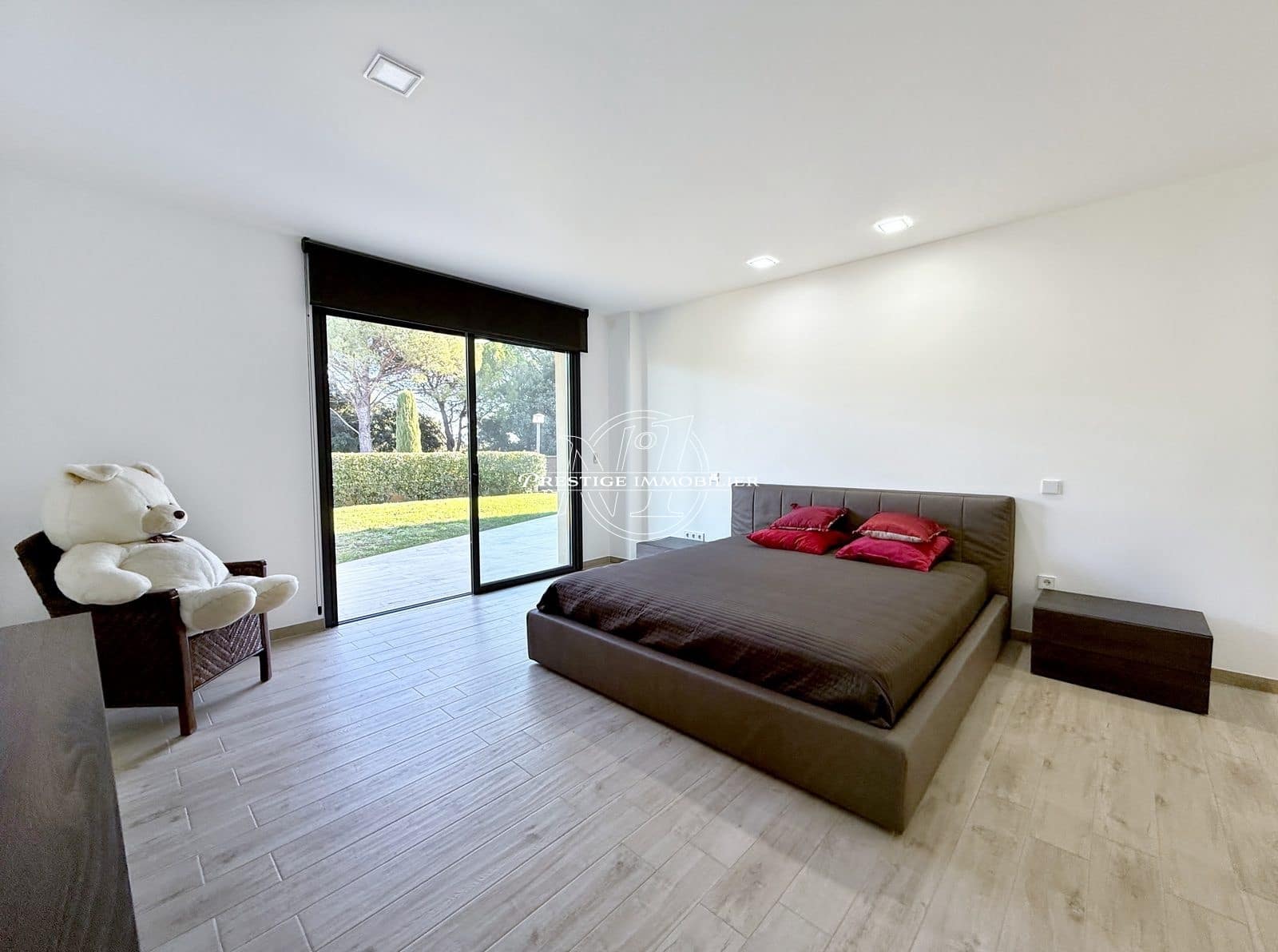 4 bedroom Villa for sale in Navata with pool - € 1,300,000 (Ref: 9263637)