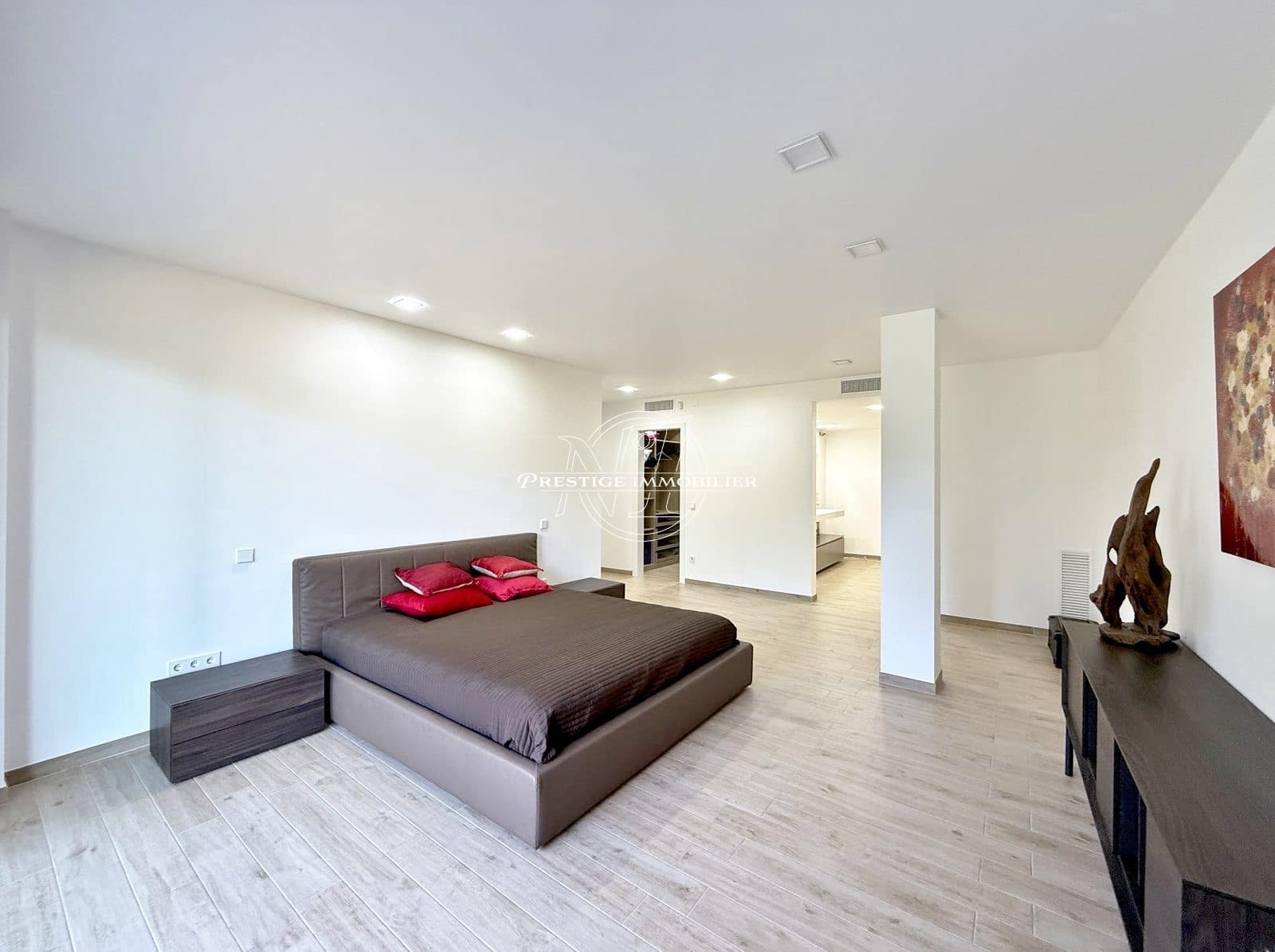 4 bedroom Villa for sale in Navata with pool - € 1,300,000 (Ref: 9263637)