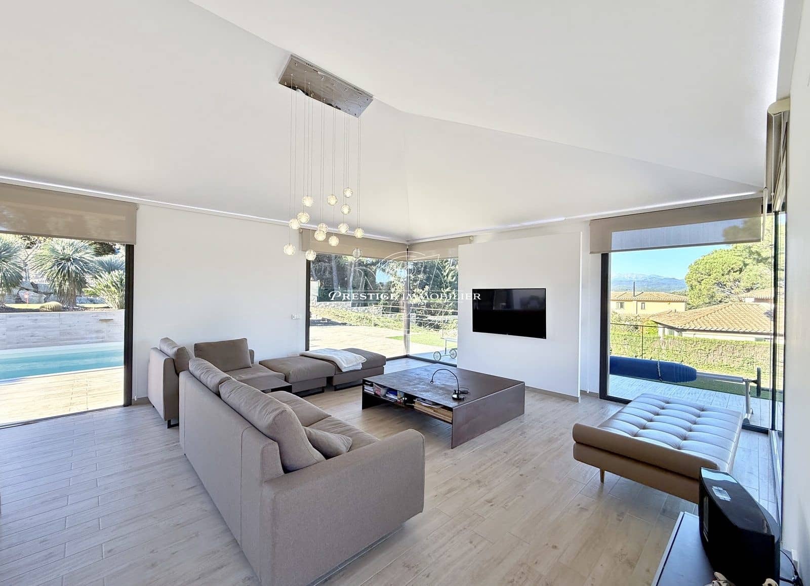 4 bedroom Villa for sale in Navata with pool - € 1,300,000 (Ref: 9263637)