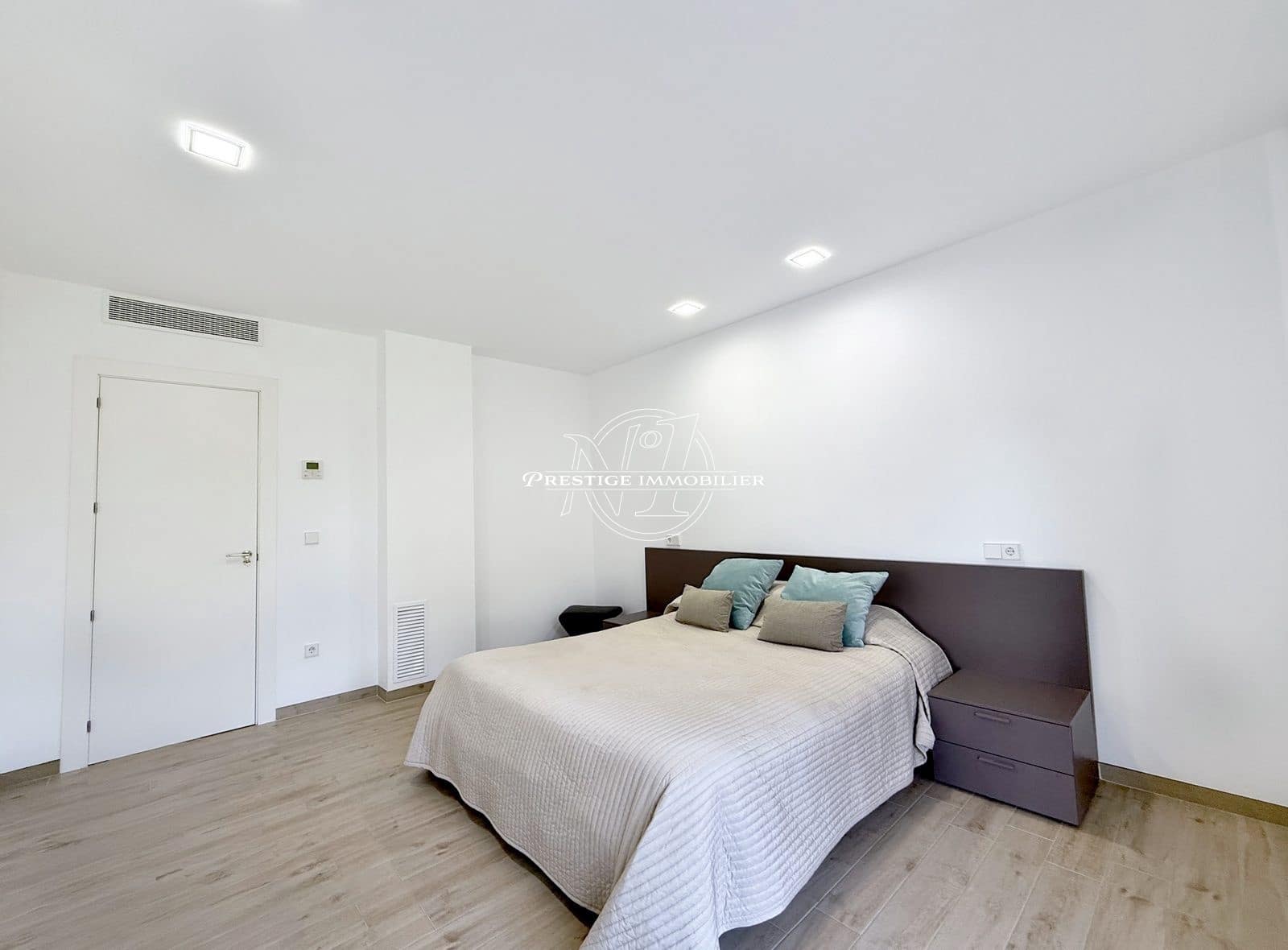 4 bedroom Villa for sale in Navata with pool - € 1,300,000 (Ref: 9263637)