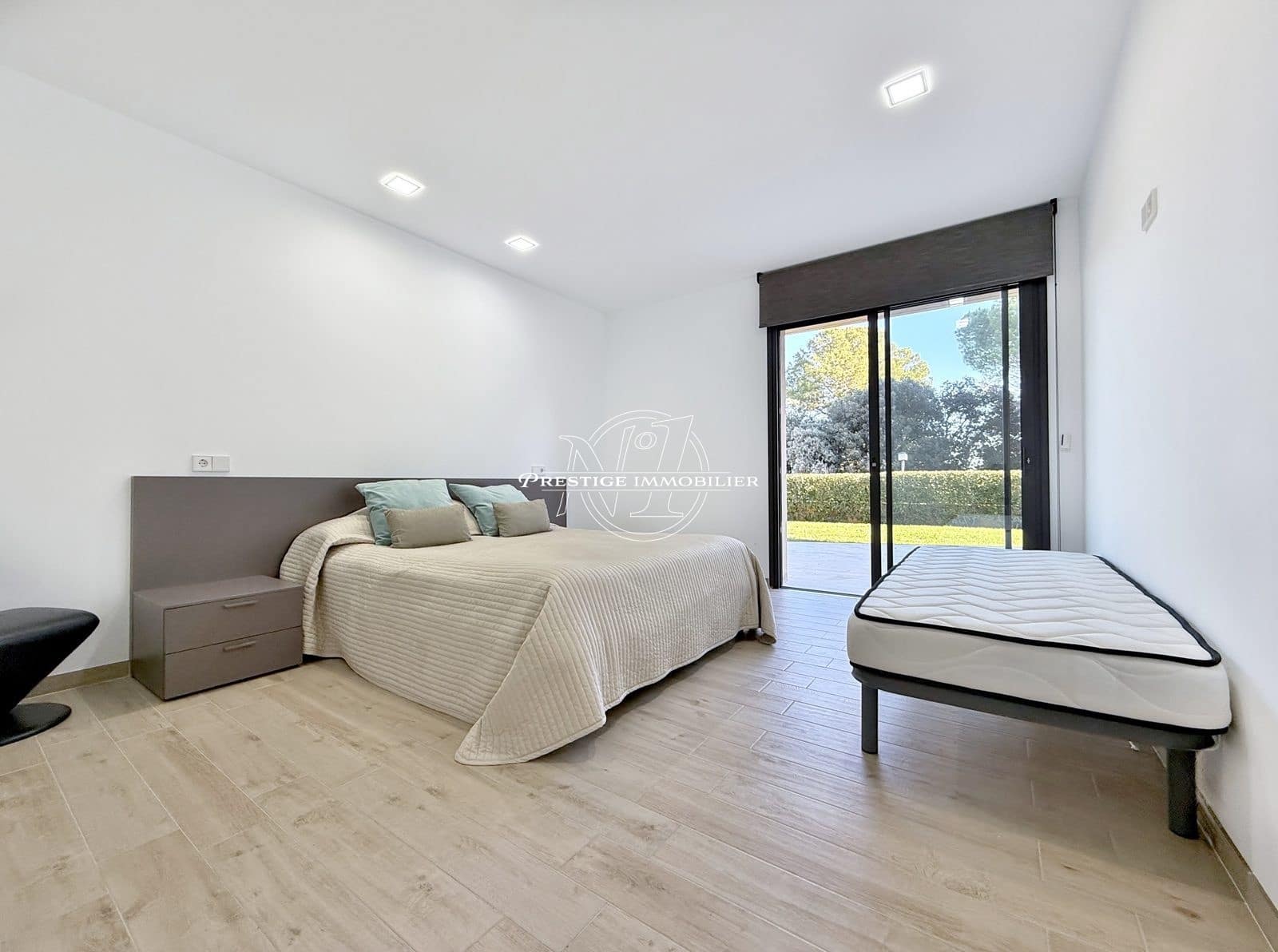 4 bedroom Villa for sale in Navata with pool - € 1,300,000 (Ref: 9263637)