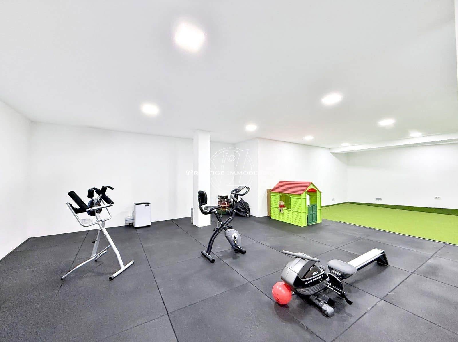 4 bedroom Villa for sale in Navata with pool - € 1,300,000 (Ref: 9263637)