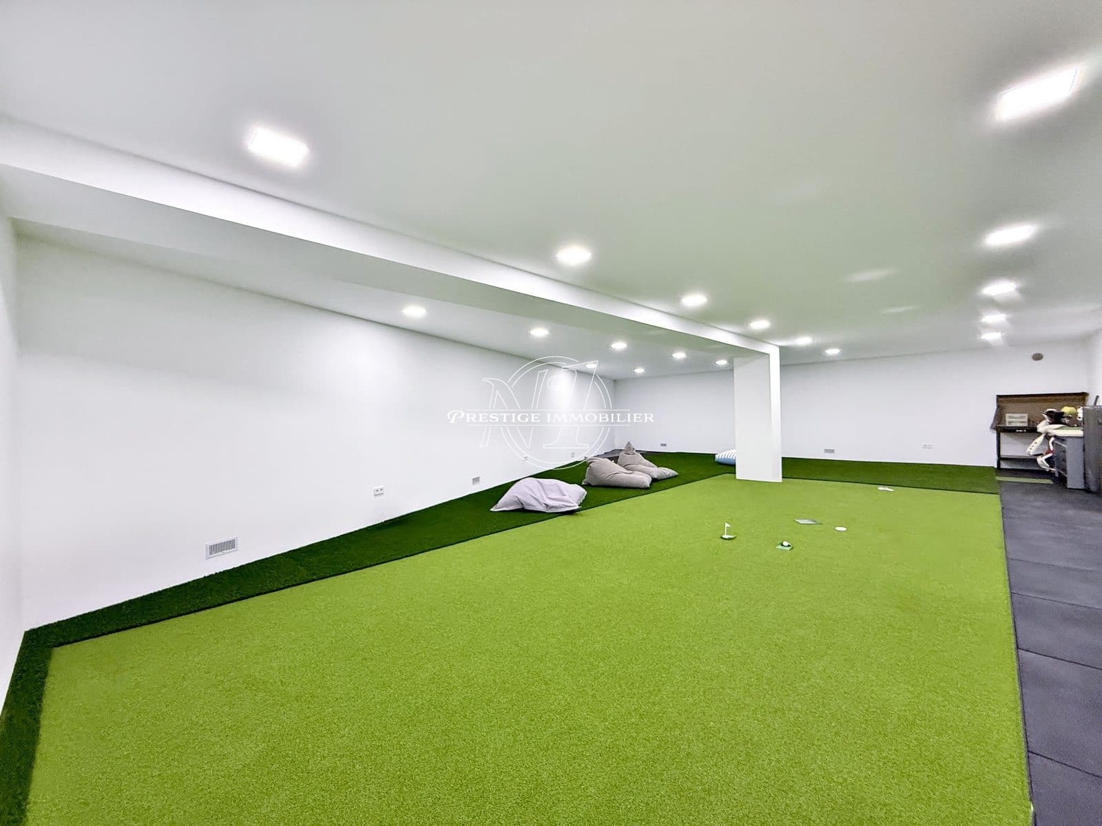 4 bedroom Villa for sale in Navata with pool - € 1,300,000 (Ref: 9263637)