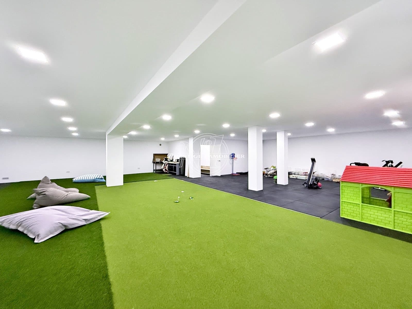 4 bedroom Villa for sale in Navata with pool - € 1,300,000 (Ref: 9263637)