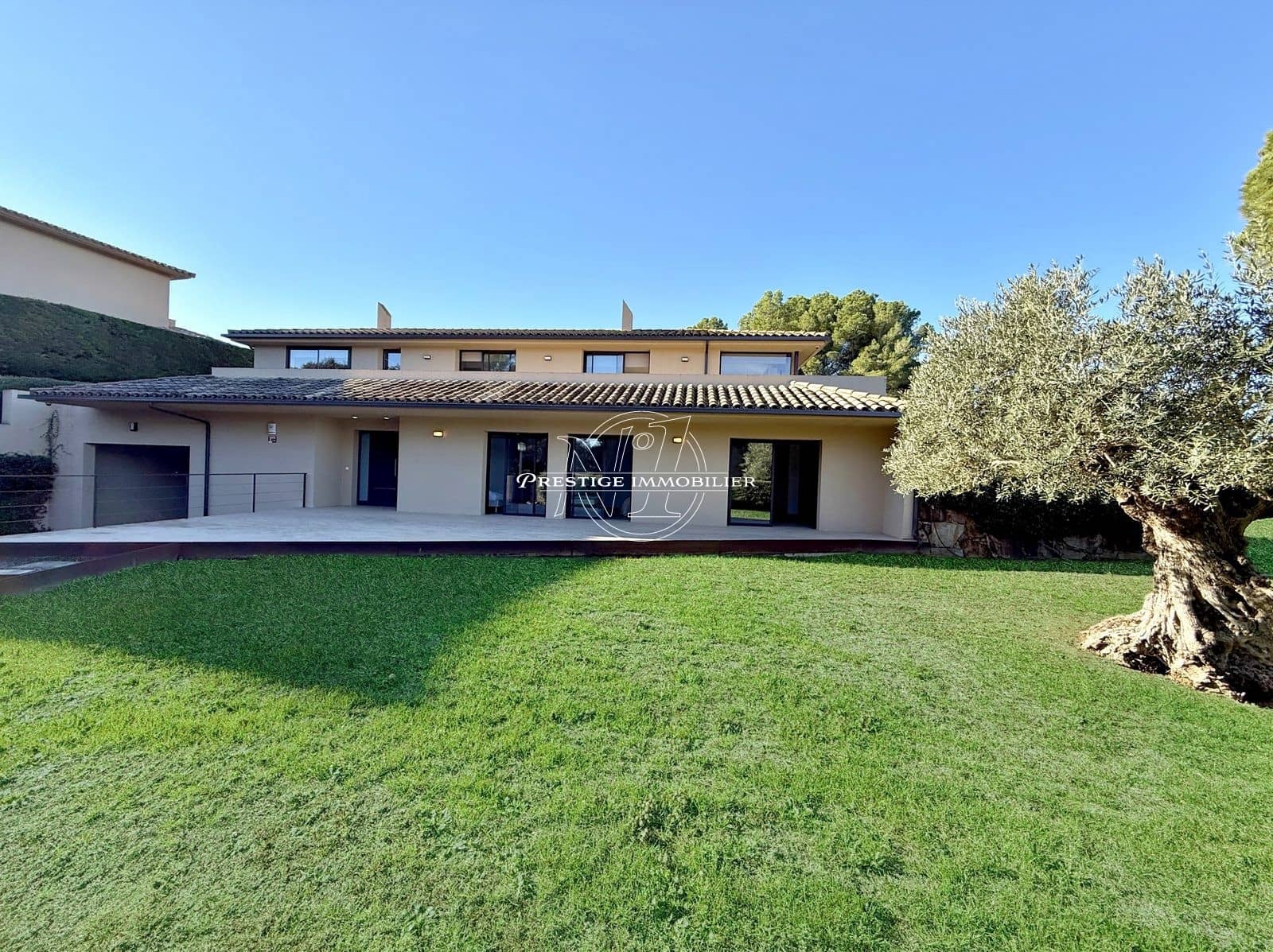 4 bedroom Villa for sale in Navata with pool - € 1,300,000 (Ref: 9263637)