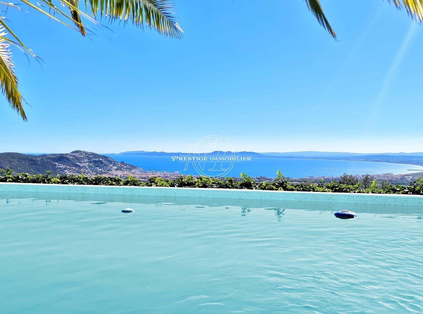 4 bedroom Villa for sale in Roses with pool - € 859,000 (Ref: 9263639)