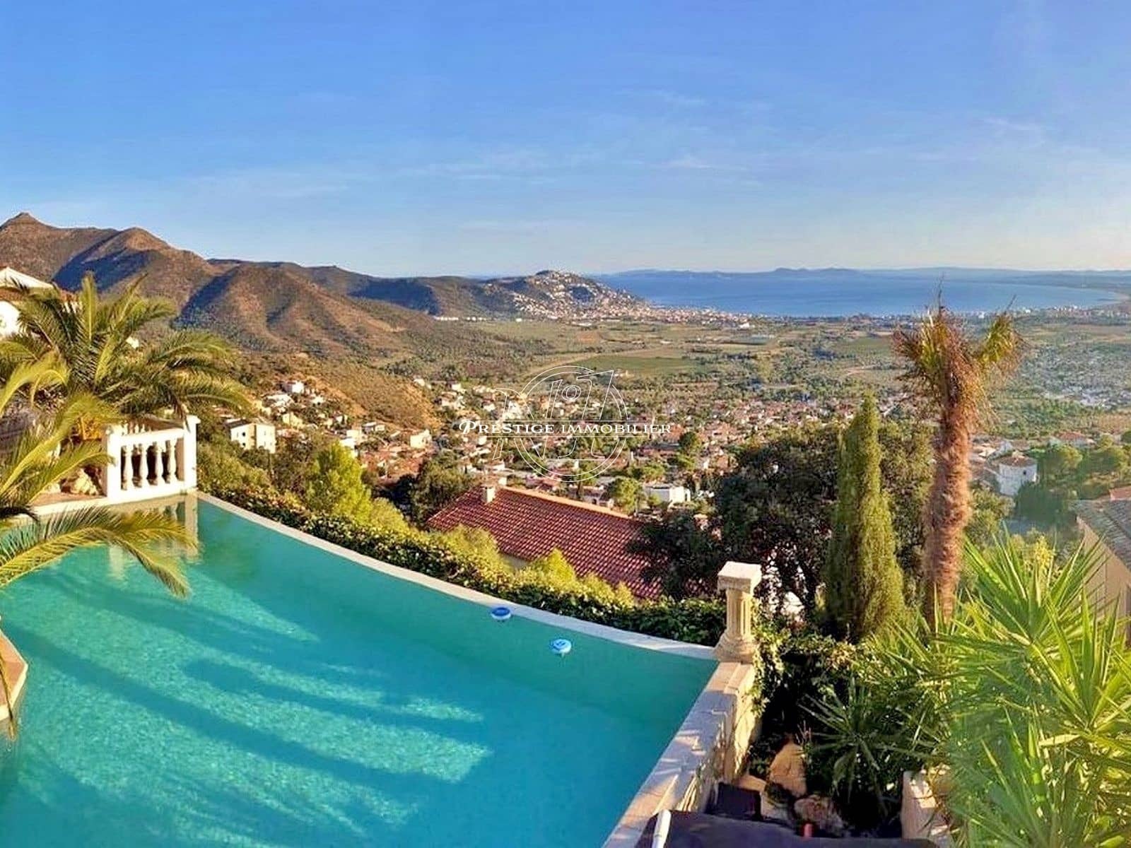 4 bedroom Villa for sale in Roses with pool - € 859,000 (Ref: 9263639)