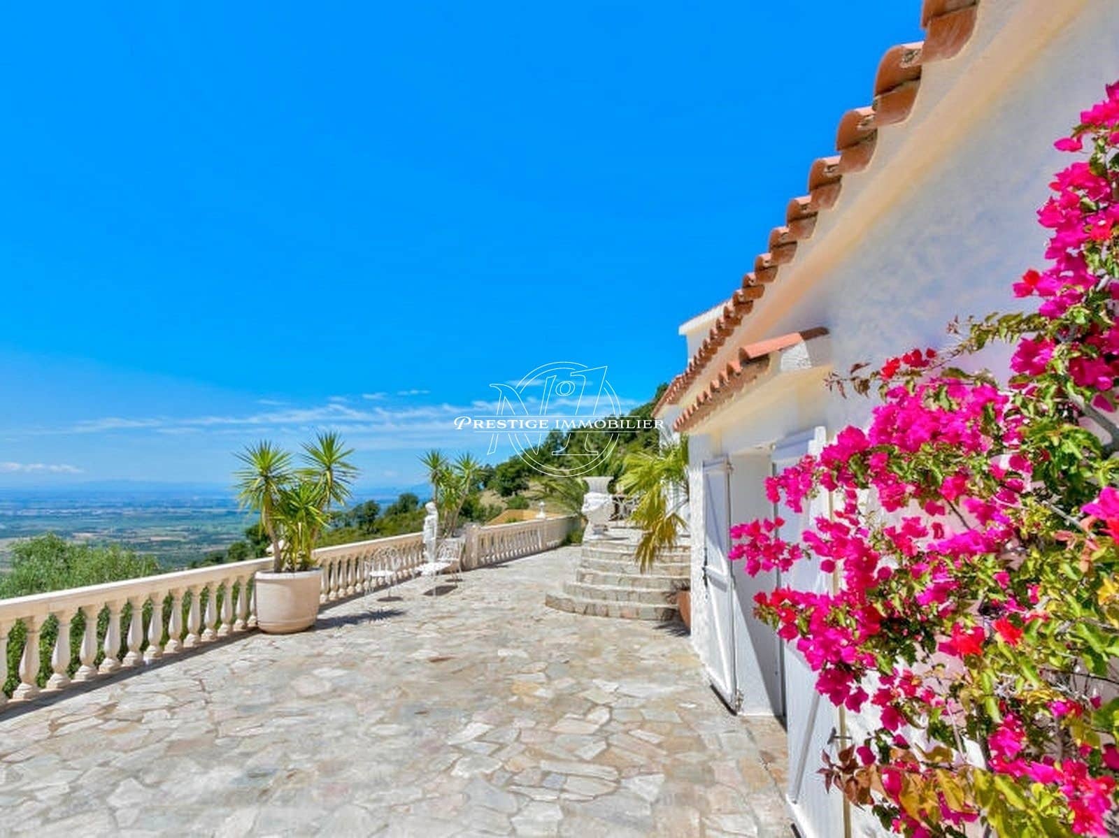 4 bedroom Villa for sale in Roses with pool - € 859,000 (Ref: 9263639)