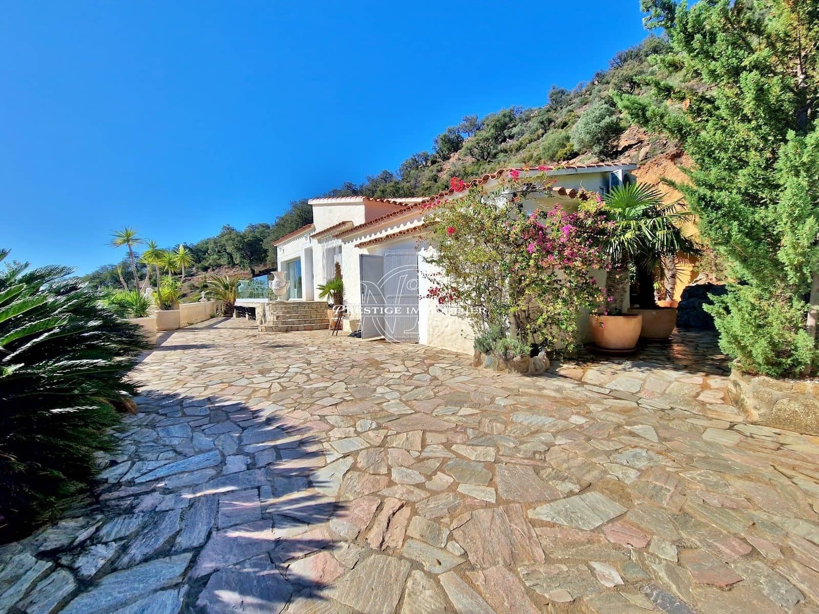 4 bedroom Villa for sale in Roses with pool - € 859,000 (Ref: 9263639)