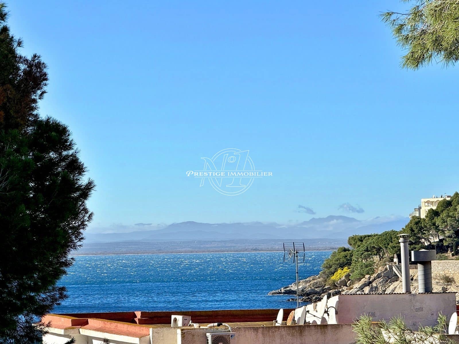 4 bedroom Villa for sale in Roses - € 645,000 (Ref: 9263646)