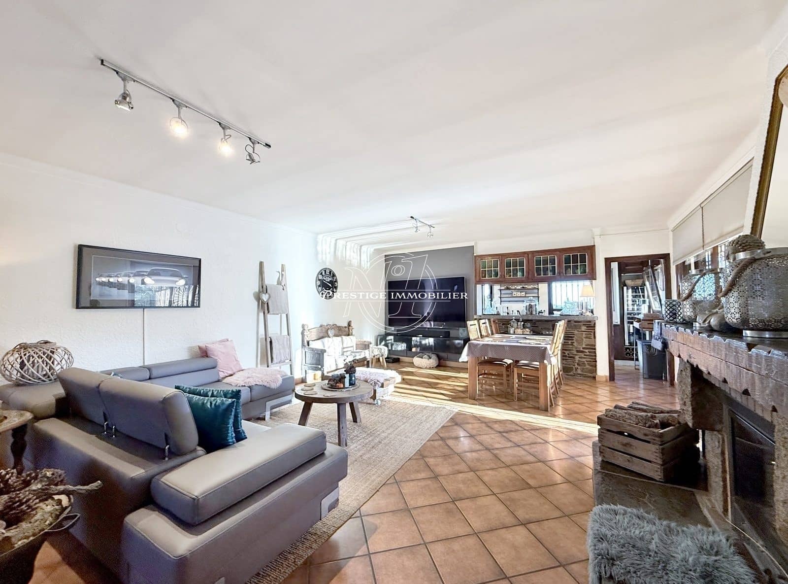 6 bedroom Villa for sale in Roses with pool - € 785,000 (Ref: 9263647)