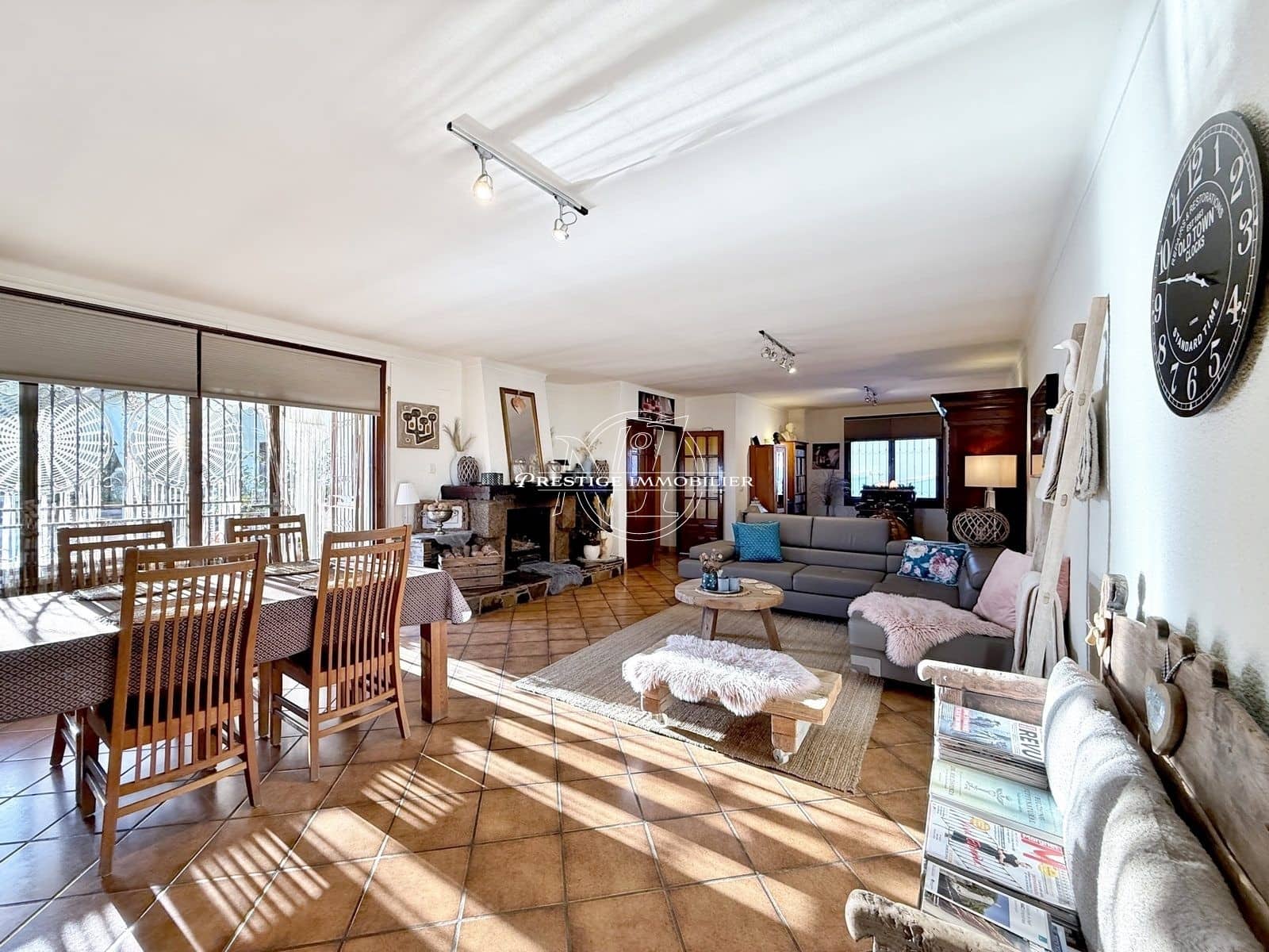 6 bedroom Villa for sale in Roses with pool - € 785,000 (Ref: 9263647)