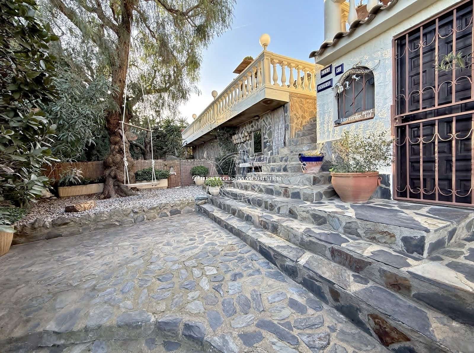 6 bedroom Villa for sale in Roses with pool - € 785,000 (Ref: 9263647)