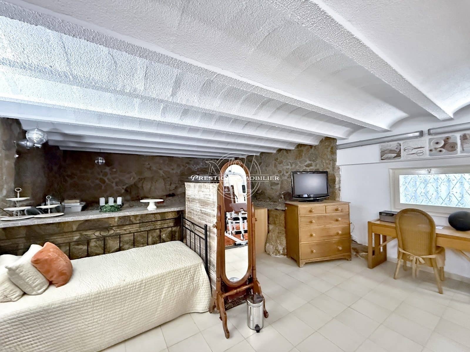 6 bedroom Villa for sale in Roses with pool - € 785,000 (Ref: 9263647)