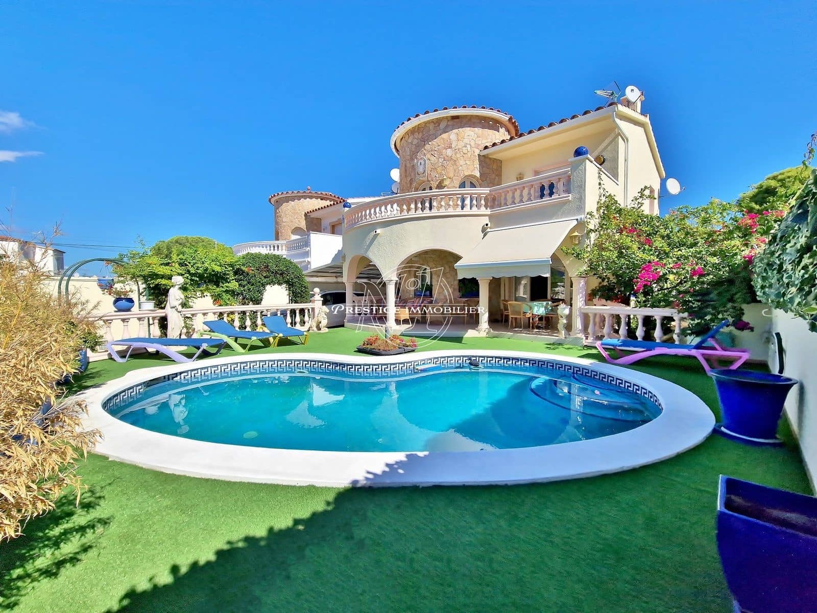 4 bedroom Villa for sale in Castello d'Empuries with pool - € 525,000 (Ref: 9263649)